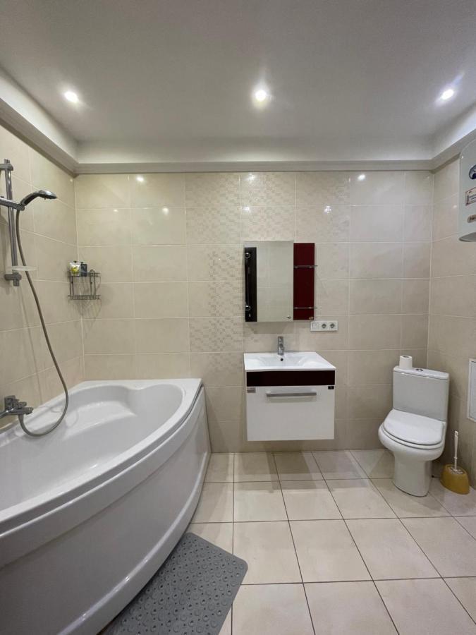 קייב View Apartments, 22 Floor With 2 Rooms מראה חיצוני תמונה